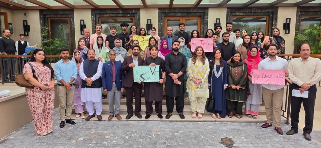 Youth Voices for a Tobacco-Free Pakistan: Parliamentarians and Mentors Come Together